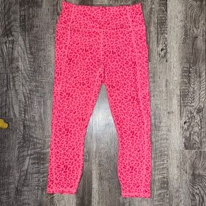 Adorable cheetah print Fabletics leggings!
